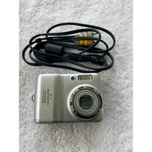 Nikon CoolPix L4 4MP Compact Digital Camera Silver- Preowned